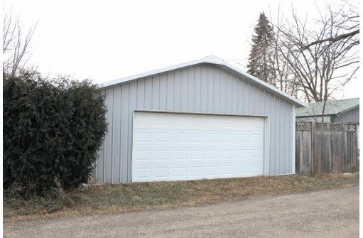 410 N Kilbourn Ave, Tomah, WI 54660