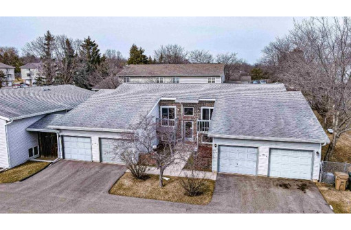 1105 Mckenna Blvd E, Madison, WI 53719