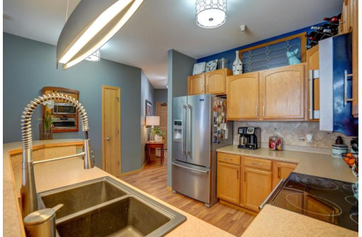 141 Metro Terr 101, Madison, WI 53718