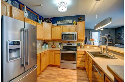 141 Metro Terr 101, Madison, WI 53718