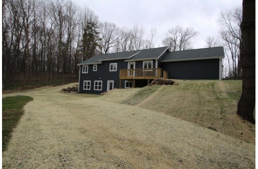 E12784 Clingmans Rd, Baraboo, WI 53913