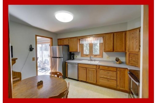 6313 Piping Rock Rd, Madison, WI 53711