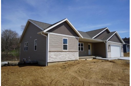 2098 Fawn Valley Ct, Reedsburg, WI 53959