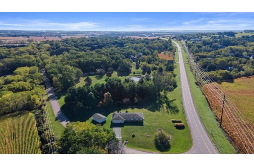 6537 Shady Bend Rd, Verona, WI 53593