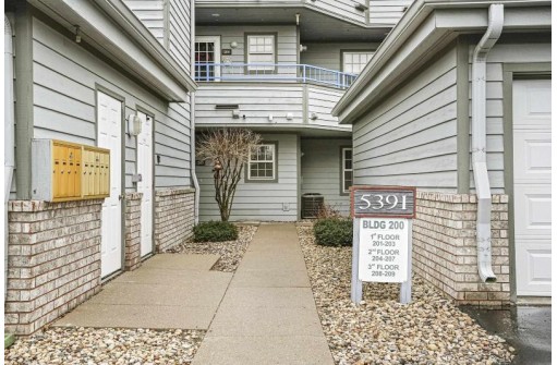 5391 Mariners Cove Dr 205, Madison, WI 53704