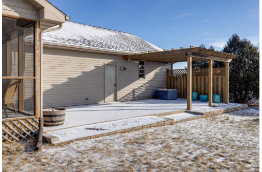 W2643 Story Creek Cir, Belleville, WI 53508