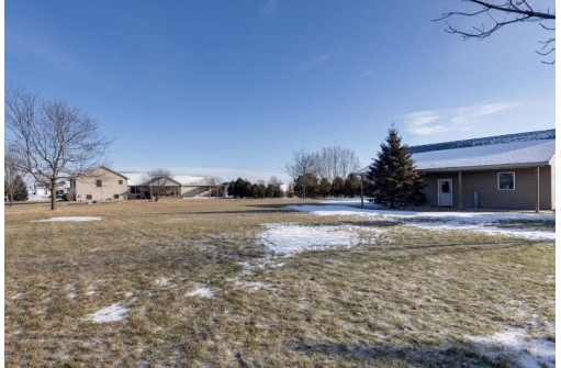 W2643 Story Creek Cir, Belleville, WI 53508