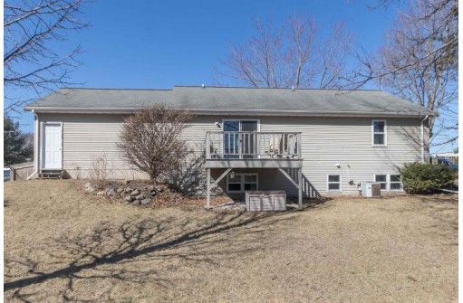 409 Scott Dr, DeForest, WI 53532