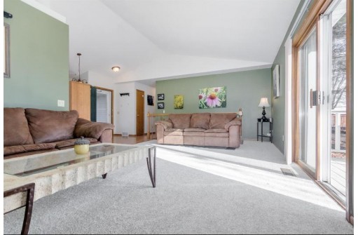 409 Scott Dr, DeForest, WI 53532