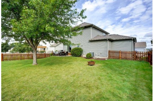 6219 Canyon Pky, McFarland, WI 53558