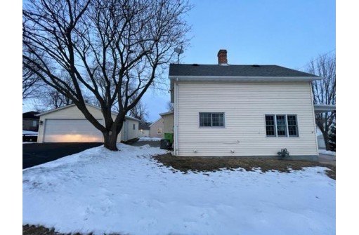 116 Rosendale St, Beaver Dam, WI 53916-2732