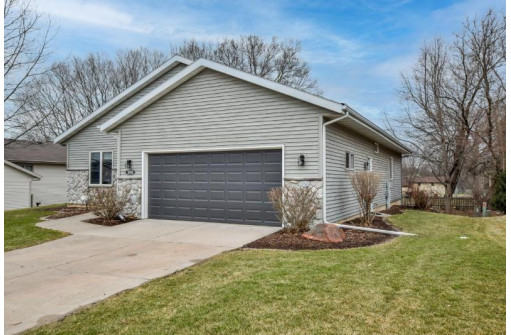 5910 Juniper Ridge, McFarland, WI 53558