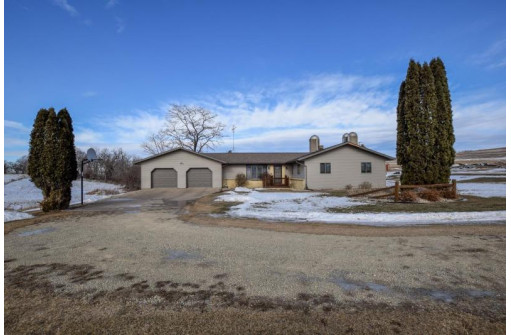 3826 County Road M, Dodgeville, WI 53533