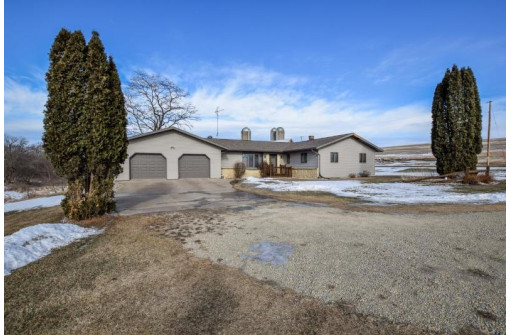 3826 County Road M, Dodgeville, WI 53533