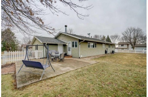 1129 Harmon Cir, Sun Prairie, WI 53590