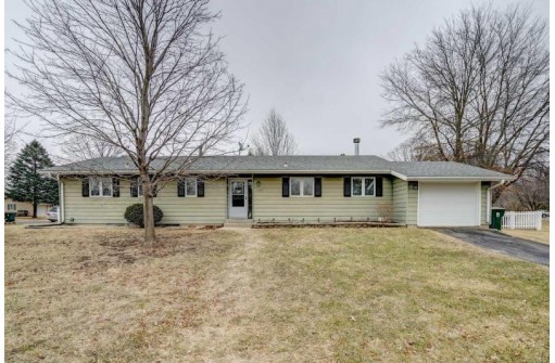 1129 Harmon Cir, Sun Prairie, WI 53590