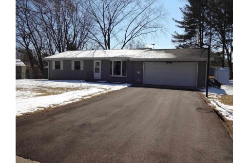 521 Hyland Dr, Stoughton, WI 53589