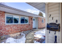 718 Hintze Rd, Madison, WI 53704