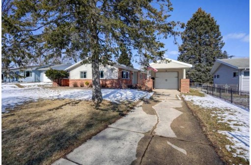 718 Hintze Rd, Madison, WI 53704