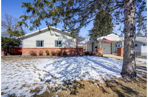 718 Hintze Rd, Madison, WI 53704