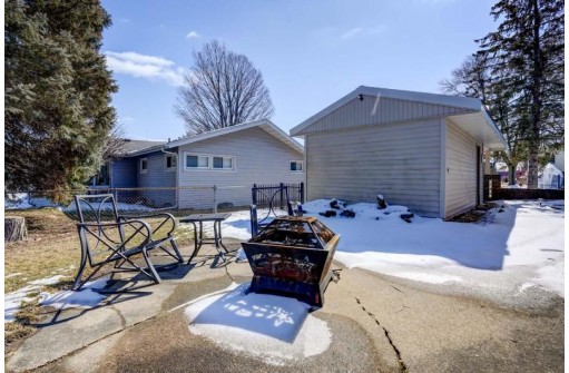 718 Hintze Rd, Madison, WI 53704