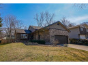 1513 Deerwood Dr, Madison, WI 53716