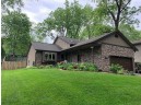 1513 Deerwood Dr, Madison, WI 53716