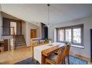 1513 Deerwood Dr, Madison, WI 53716