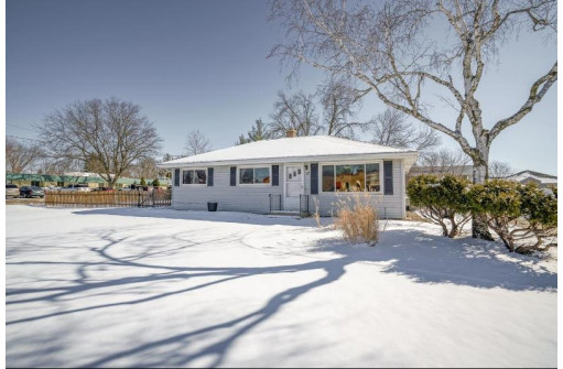 17 Rickel Rd, Sun Prairie, WI 53590