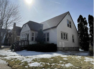 114 S Cedar St Horicon, WI 53032