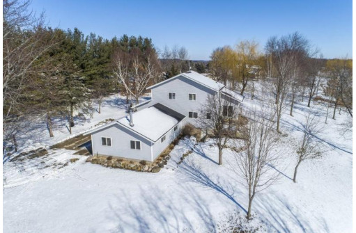 3759 Hommen Ln, Deerfield, WI 53531