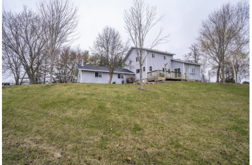 3759 Hommen Ln, Deerfield, WI 53531