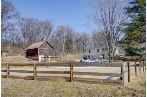 W6428 Klassy Rd, New Glarus, WI 53574