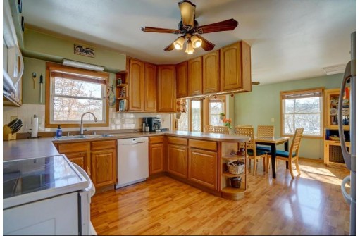 W6428 Klassy Rd, New Glarus, WI 53574