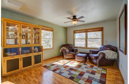 W6428 Klassy Rd, New Glarus, WI 53574