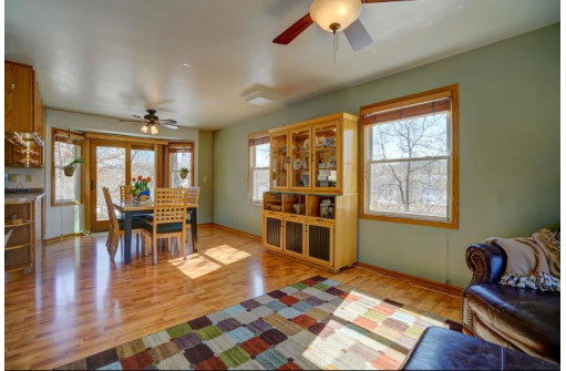 W6428 Klassy Rd, New Glarus, WI 53574