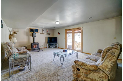 W6428 Klassy Rd, New Glarus, WI 53574