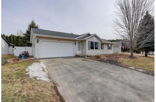 609 Anne Dr, Stoughton, WI 53589