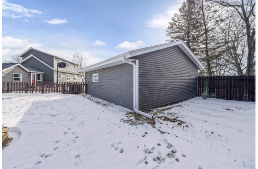 1102 Columbus St, Sun Prairie, WI 53590