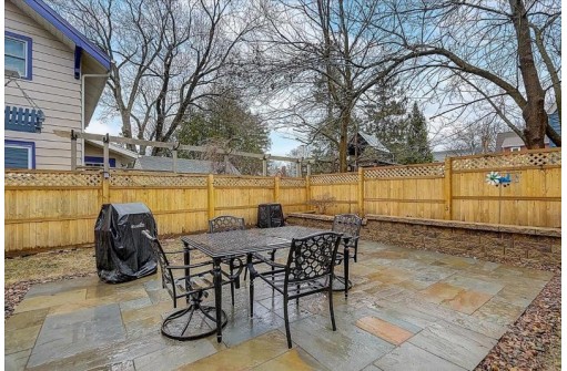 2905 Gregory St, Madison, WI 53711