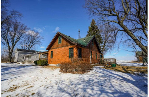 2556 Happy Valley Rd, Sun Prairie, WI 53590