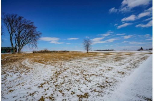 2556 Happy Valley Rd, Sun Prairie, WI 53590