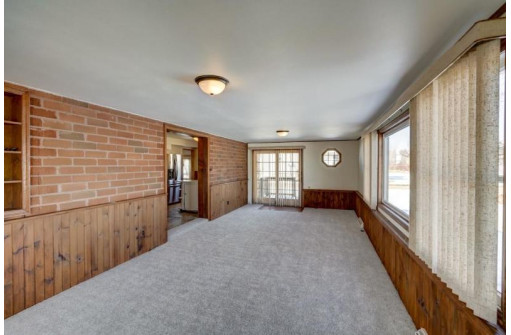 2556 Happy Valley Rd, Sun Prairie, WI 53590