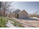 820 Lichte Dr, Mazomanie, WI 53560