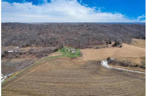 S11610 Hazelnut Rd, Spring Green, WI 53588