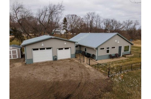 3090 County Road P, Mount Horeb, WI 53572