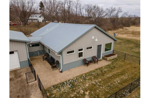 3090 County Road P, Mount Horeb, WI 53572