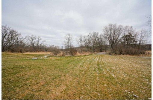 3090 County Road P, Mount Horeb, WI 53572