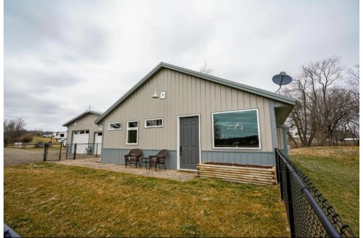 3090 County Road P, Mount Horeb, WI 53572