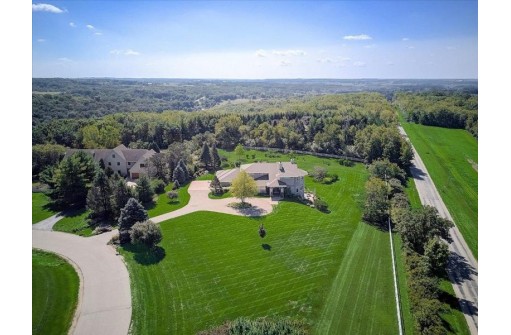 3540 Timber Ln, Cross Plains, WI 53528